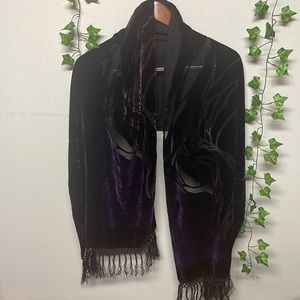 Velvety scarf, 100% Silk, elegant combination of colours( back and purple)